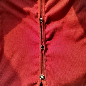 ruby red fitted top 🍒✧