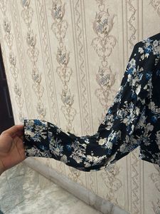 Chic Floral Print Long Sleeve Blouse