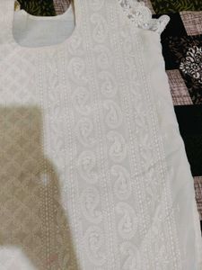 Elegant White Chikankari Kurta