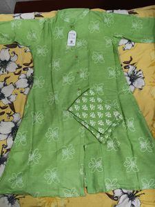Beautiful Green Kurta Set with Floral Print
