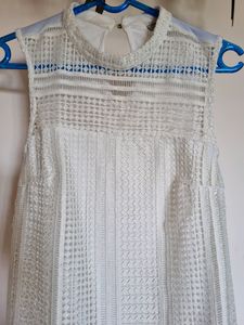 H&amp;M crochet White TShirt 30" Formal Classy