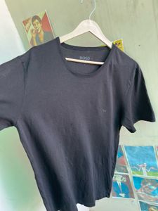 Hugo Boss basic black tee (T553)
