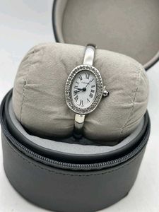 Elegant Oval Dial  cartier Women's Watch