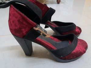 Catwalk Brand Black And Red Block Heels