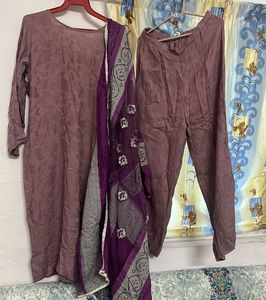 Elegant Mauve Embroidered Kurta Set
