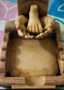 Ceramic decor piece with Notepad Holder