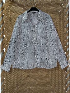Chic Vertical Stripe Shirt