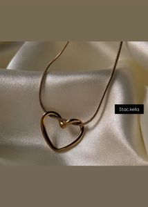 Elegant Heart Pendant Necklace