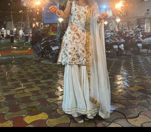 Cream &amp; Gold Embroidered Kurta Set