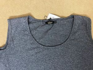 casual top.