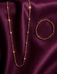 Gold Tone Necklace & Bracelet Set