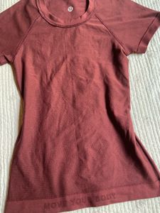 gym fitted top