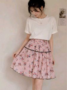 Chic Floral Mini Skirt