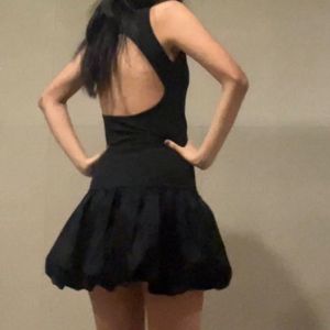 Chic Black Sleeveless Dress