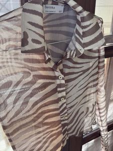 BERSHKA TRANSPARENT CROP TOP