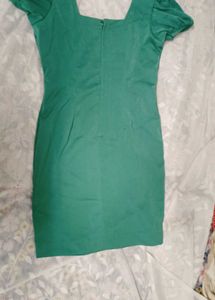 Chic Emerald Green Puff Sleeve Dress