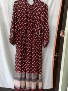 Chic Maroon Zigzag Print Dress