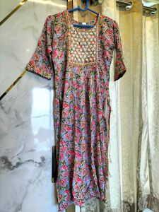 Nayra Cut  Kurti