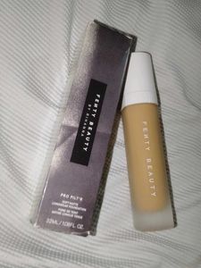 Fenty Beauty Pro dark Filt'r Foundation