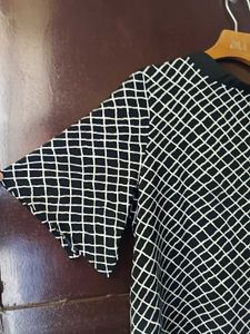 Black and white Patterned top