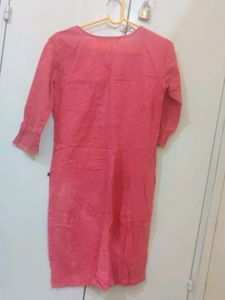 Rose Straight Round Neck Avaasa Kurta Embroidery