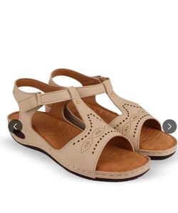 Stylish Women's Beige Sandals