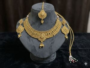 Exquisite Gold-Toned Ethnic Jewellery Set