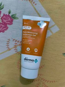 The Derma Co Cleanser and sunscreen
