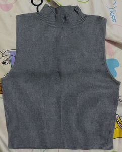 Sleeveless Mock Neck Ribbed Crop Top