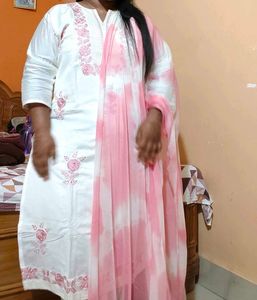 Elegant White &amp; Pink Kurta Set