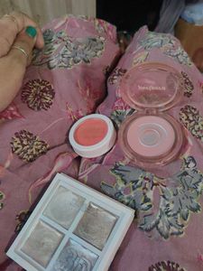 blush highlighter pallate