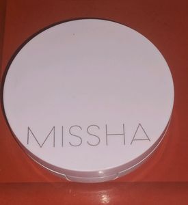 korean imported cushion foundation [missha]