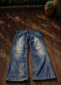 Distressed Wide Leg Jeans
