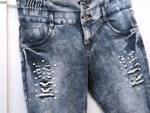 Stylish Ripped &amp; Embellished Denim Jeans