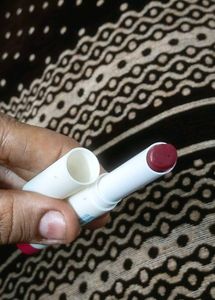 mamaearth Beetroot tinted lip balm