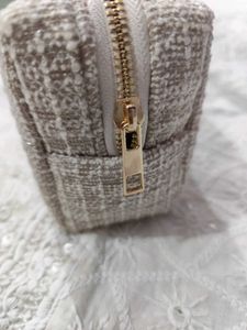 Estee Lauder Pouch
