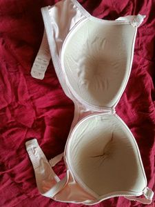 Detachable strap padded Bra