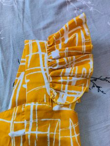 Aesthetic Mustard Yellow Ruffle Sleeve Crop Top (F