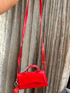 Savana red sling purse