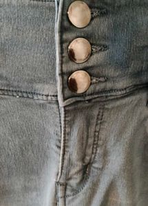 Women's Light Wash Slim Fit Jeans