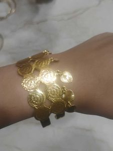 Elegant Gold Tone Bracelet
