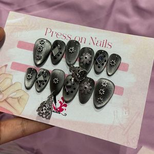 Navratri Black cateye Press-On Nails