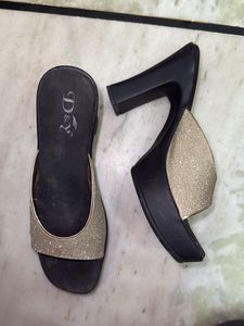 Chic Black & Gold Heels