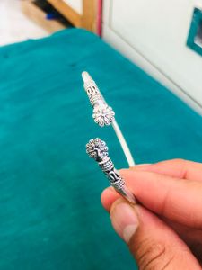 Italian Kada  pure 925 Silver (wt:10.280g)