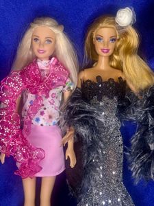Combo of 2 Barbies