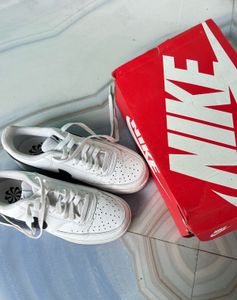 Nike Court Vision Low Sneakers