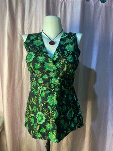 Floral Print Sleeveless Wrap Top