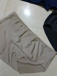 Comfortable Briefs &amp; Face Mask Set