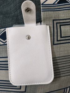 White Card Holder Wallet 💳🗃️