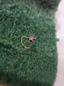100% gold Elegant Black Gemstone Stud noise pin